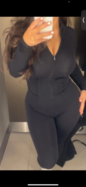 Svart träningstopp med dragkedja - Pretty