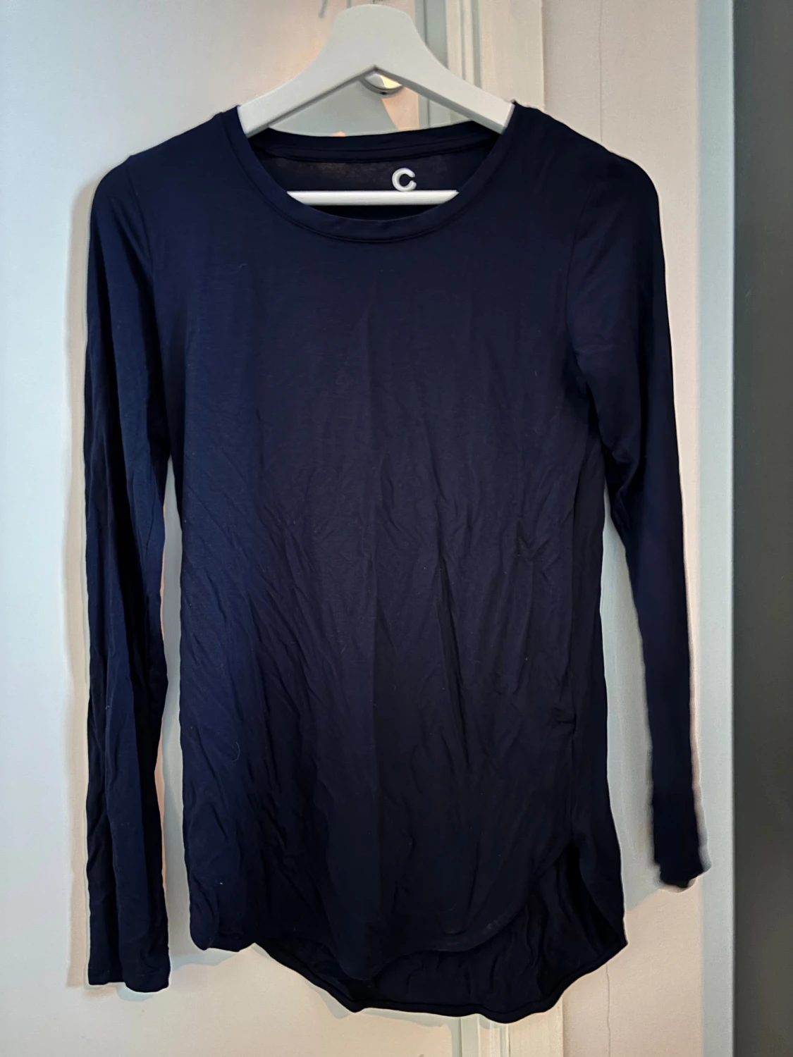 Mörkblå långärmad tröja från Cubus