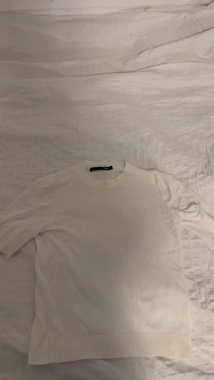 Vit fin stickad tröja från lager 157  - Fin stickad tröja från lager 157 i storlek XS! Jättefin men säljer för jag aldrig använder. Använt max 1 gång!🩷