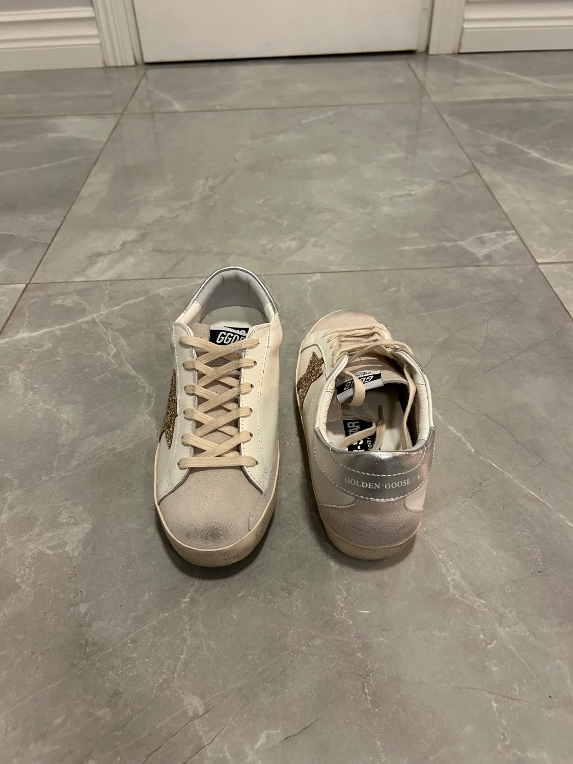 Golden Goose vita sneakers med glitterstjärna - 1