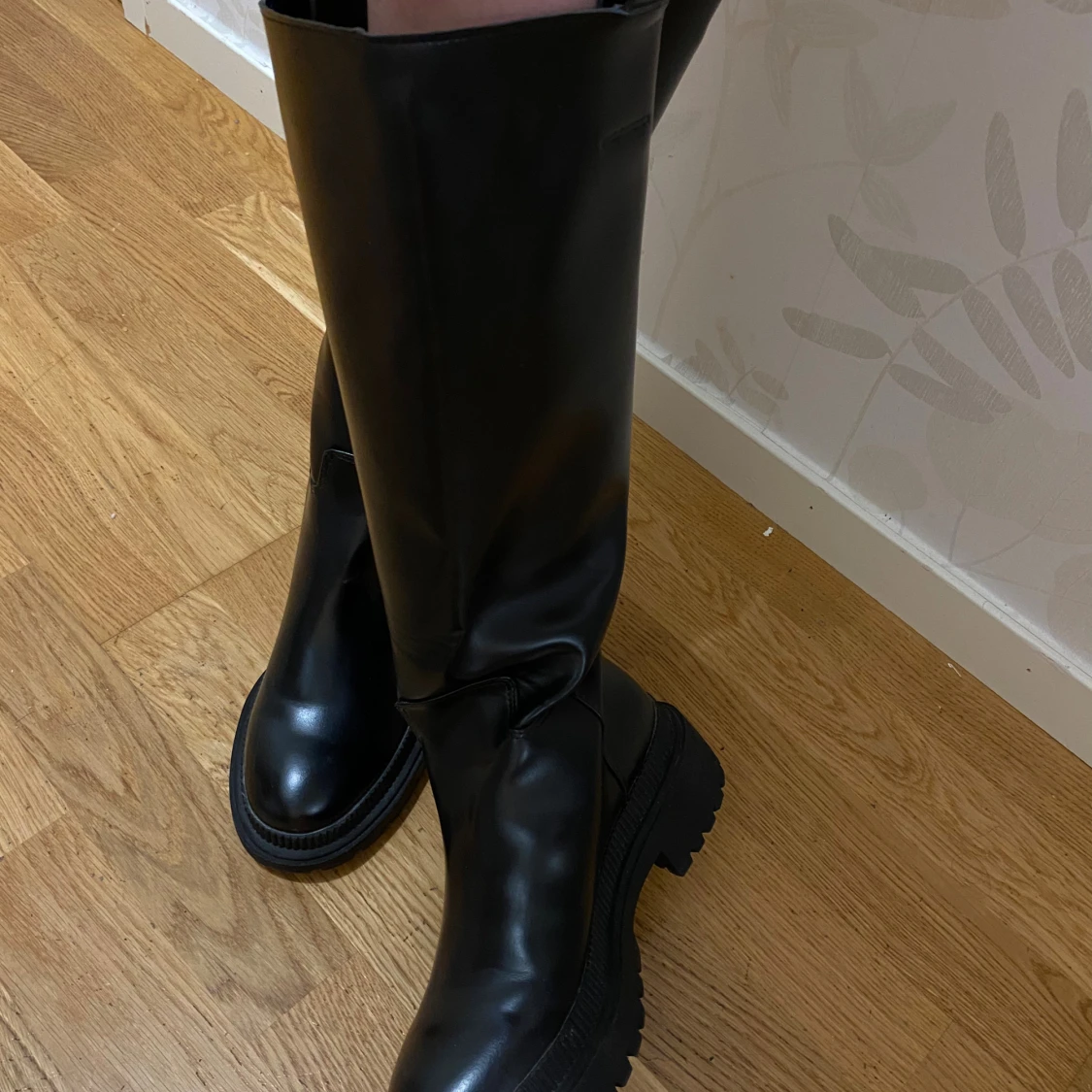 Svarta höga boots med grov sula - 2