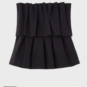 House of Dagmar topp - Helt ny, köpt för 3000kr. Säljes då den är för liten men den är väldigt stretchig.