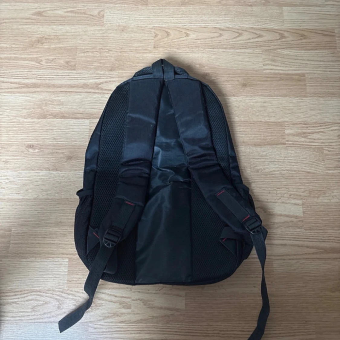 Svart Ryggsäck - 1