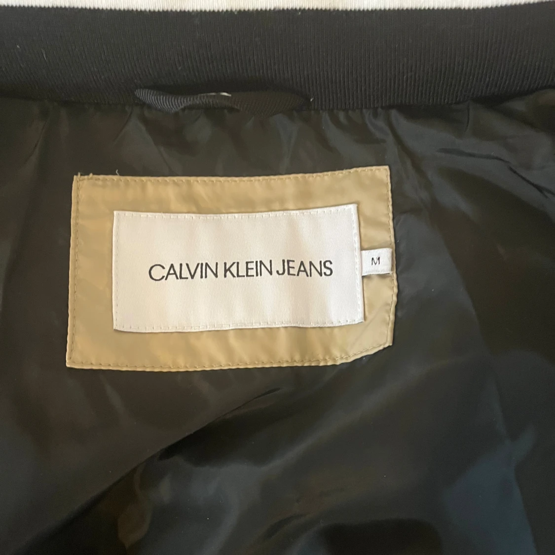 Beige pufferjacka från Calvin Klein Jeans - 2