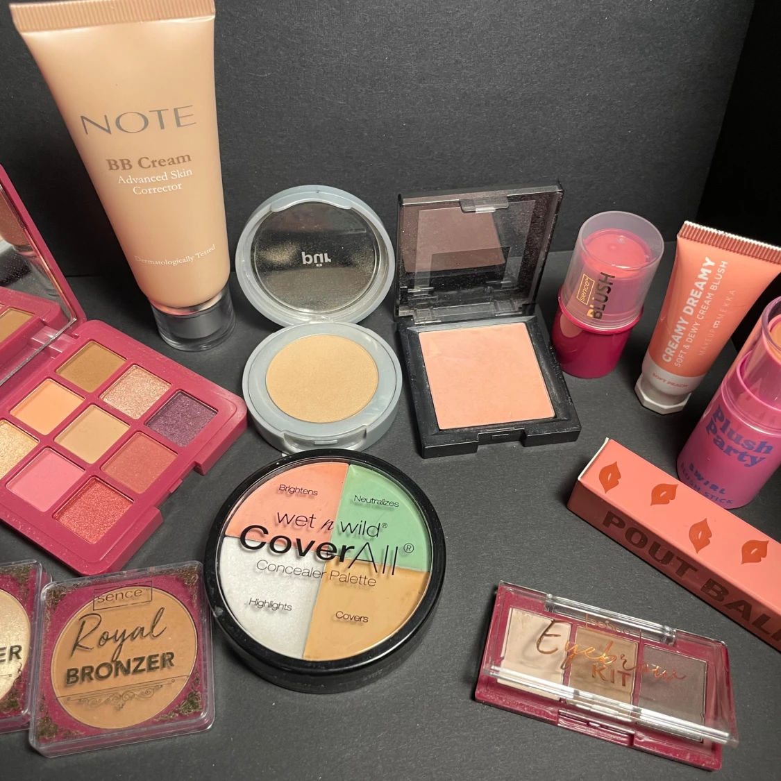 Sminkpaket med paletter och BB-cream - 1