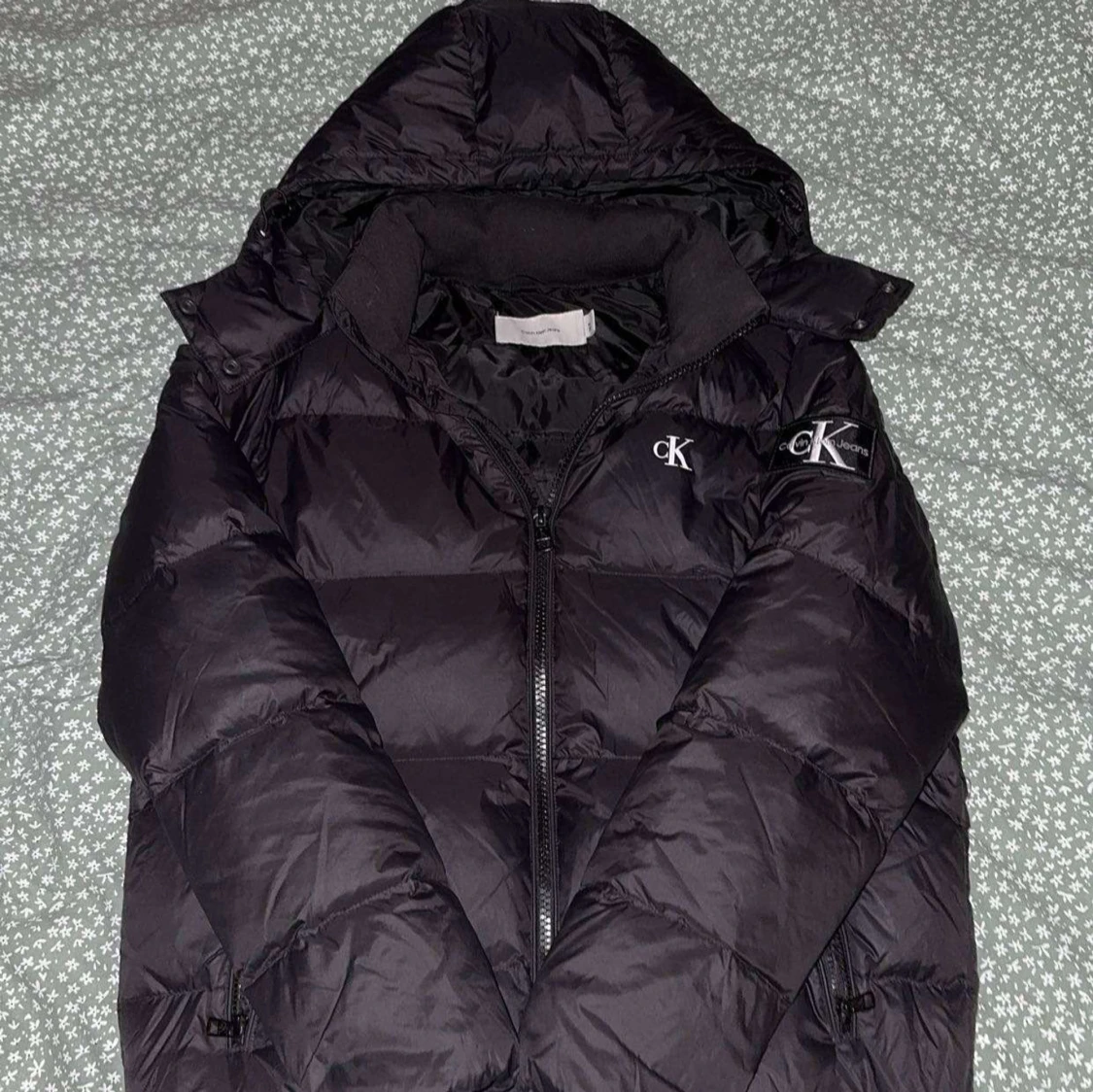 Svart pufferjacka från Calvin Klein