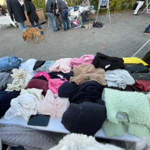 Tröjor  - Säljer alla dessa kläder om ni undrar något som pris eller fler bilder är bara att höra av sig. PRIS KAN DISKUTERAS 