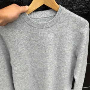 Kashmir tröja - Ljusgrå Kashmir Crewneck | Storlek M | Använd en gång, därför toppskick utan defekter | Hör av vid frågor🌟