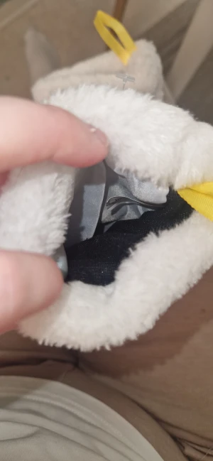 2 julstrumpor  - 2st små fina julstrumpor- Med vändbara paljetter i guld och silver. Dra handen uppåt för att få en skimrande silveryta – dra nedåt för att låta strumpan glänsa i guld. En magiskt glittrig detalj som lyser upp julen!