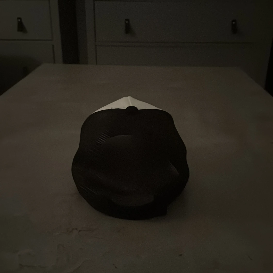 Svartvit keps från BVALDI - 1