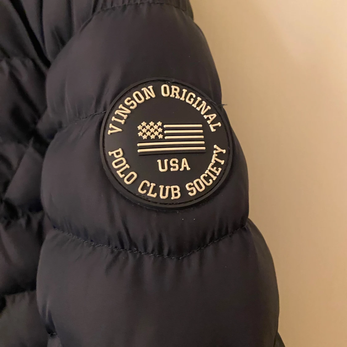 Mörkblå pufferjacka från Vinson Polo Club - 1