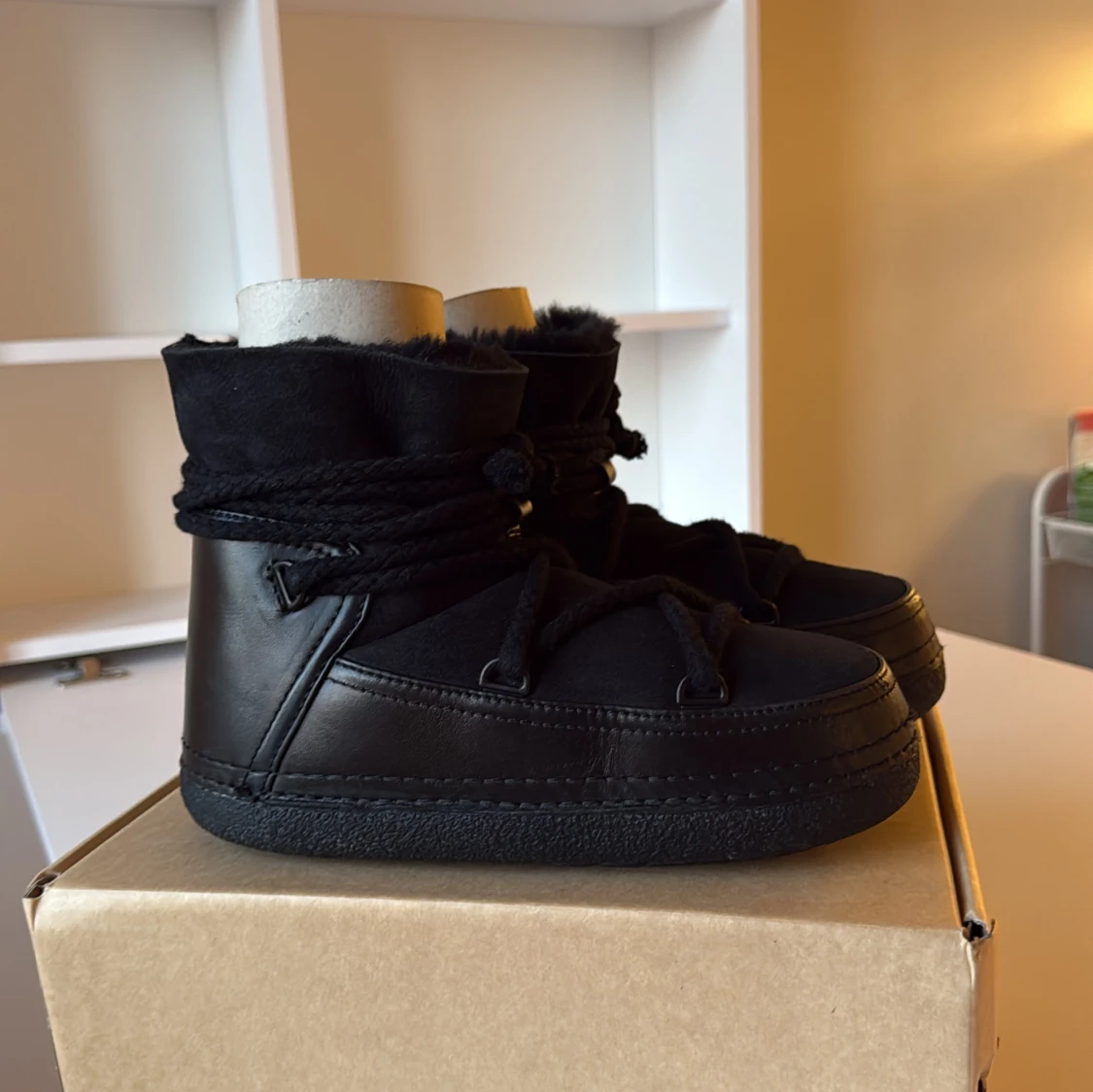 Svarta moon boots från Inuikii - 1