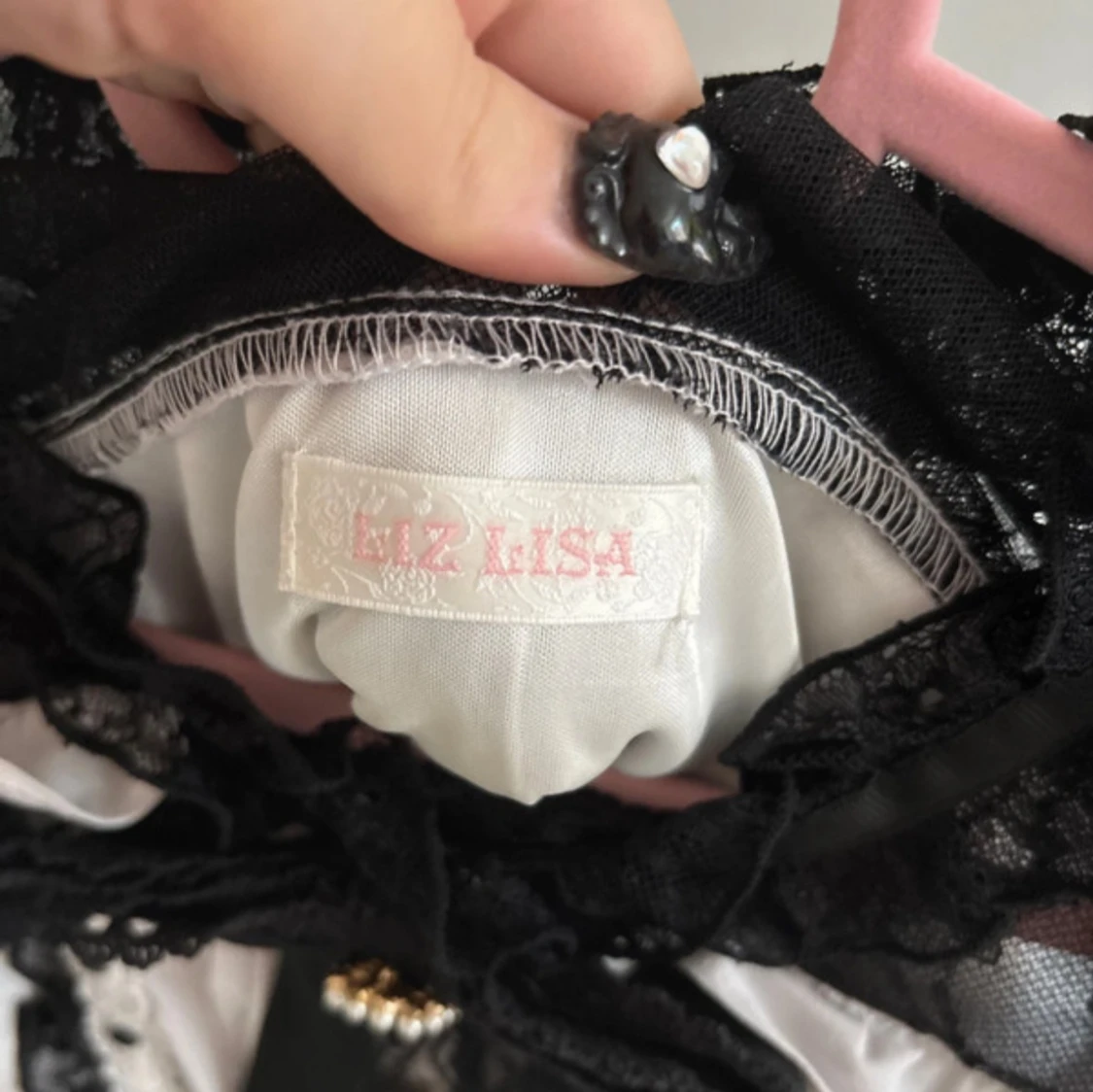 Romantisk blus med spets från Liz Lisa - 2