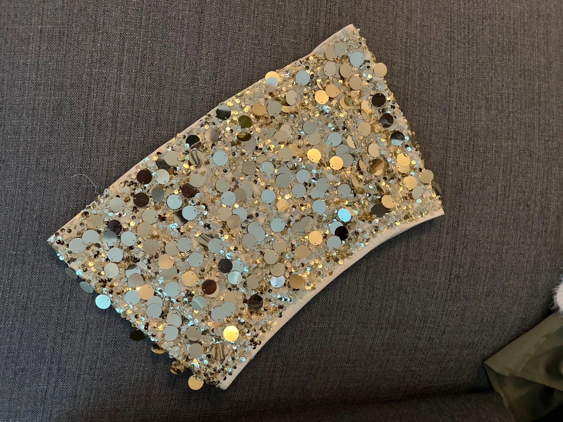 Glittrig kjol med paljetter - 1