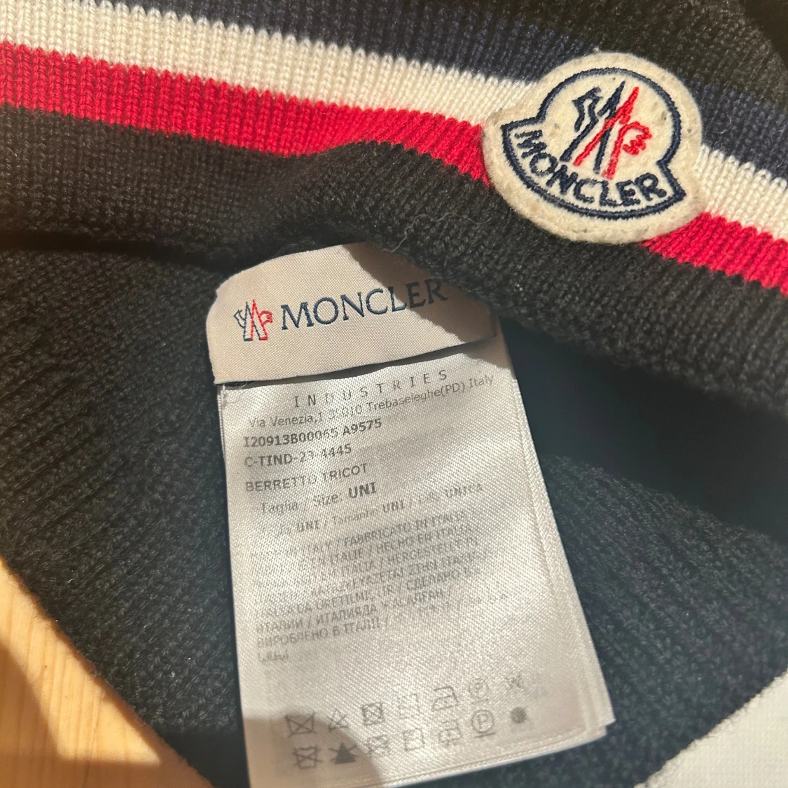 Svart Moncler mössa - 1