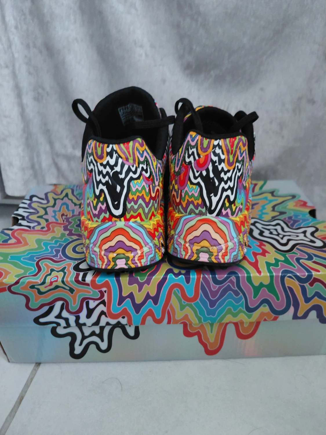 Skechers sneakers med psykedeliskt mönster - 2