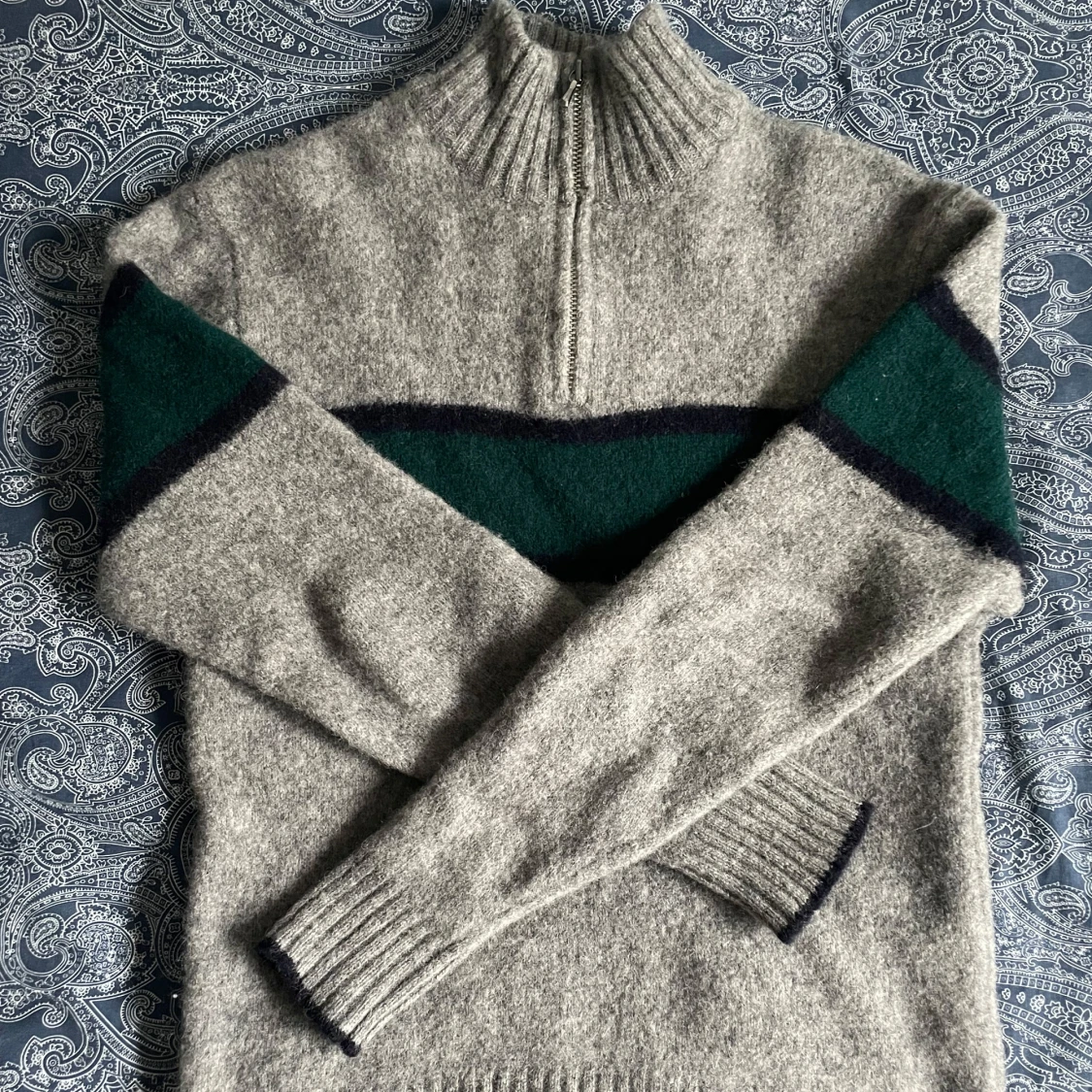 Grå stickad half zip från GAP - 1