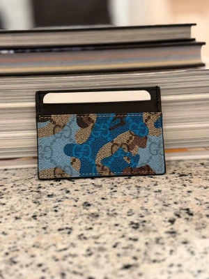 Gucci plånbok med blått camomönster - Helt ny plånbok, aldrig använd.