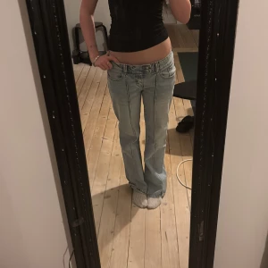 Jeans - Dessa jeans är i ett fint skick, säljer dem pga att de inte kommer till användning längre.❤️