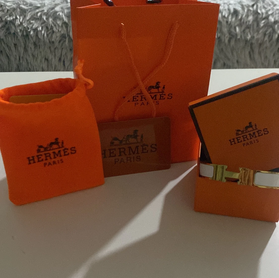 Vit och guld armband 