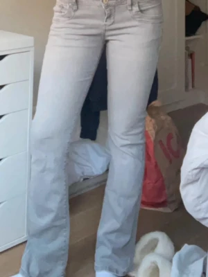 Lbt jeans  - Jättefina low waist bootcut Lbt jeans! Strl 28/30💓 Midja: 38cm Innebenslängd: 77cm Skriv vid frågor💓 