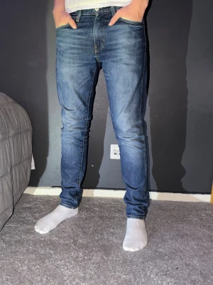 Levi's 502 Hi-Ball jeans blå W28 - Säljer ett par Levi's 502 Hi-Ball jeans i klassisk blå tvätt. Går att köpa med ett annat plagg på min sida för bättre pris
