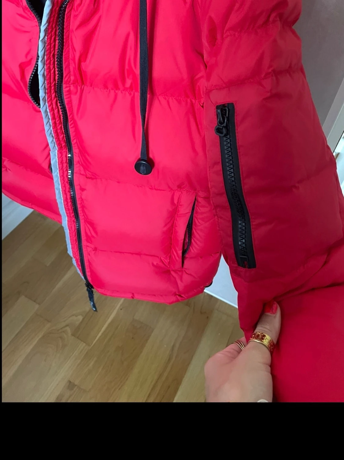 Röd dunjacka från DBrand - 1