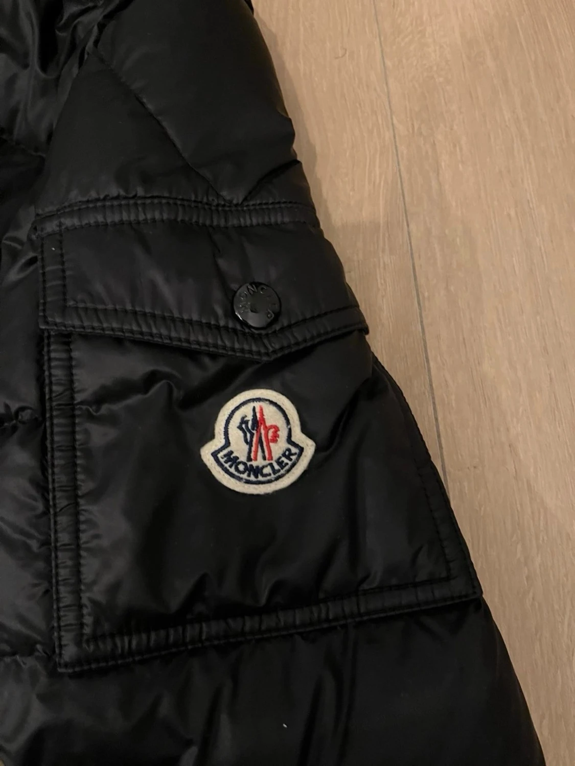 Svart Moncler pufferjacka - 2
