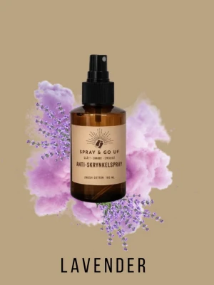 Anti-skrynkelspray med Lavendel doft - En anti skrynkelspray som slätar ut kläder och andra textilier på bara några sekunder! Sprayen har en lugnande doft av lavendel. Förutom att släta ut kläderna fräschar den också upp de.