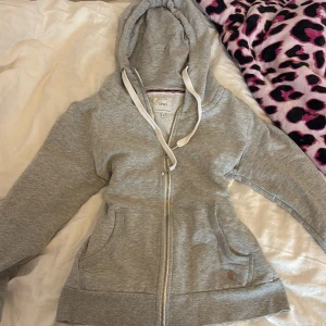 2000s Only tröja 😊 - Jättefin Only tröja inga märken eller något 😊Passar med allt 😊👍