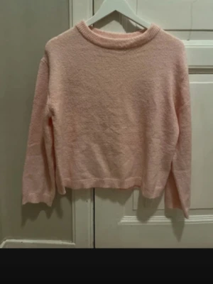 Finstickad tröja  - Stickad tröja från lager 157.