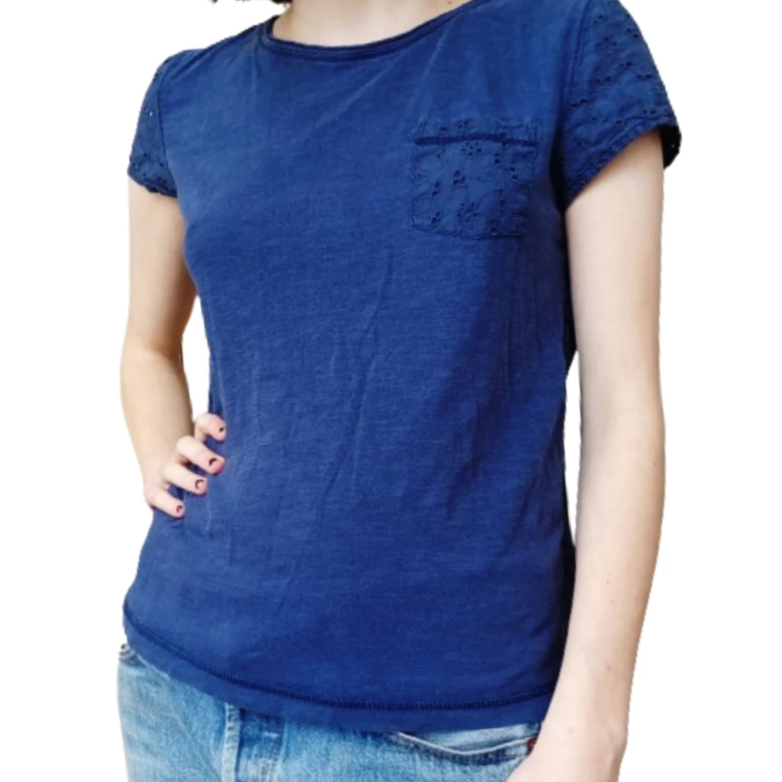 Blå tröja med blommig spets - 90