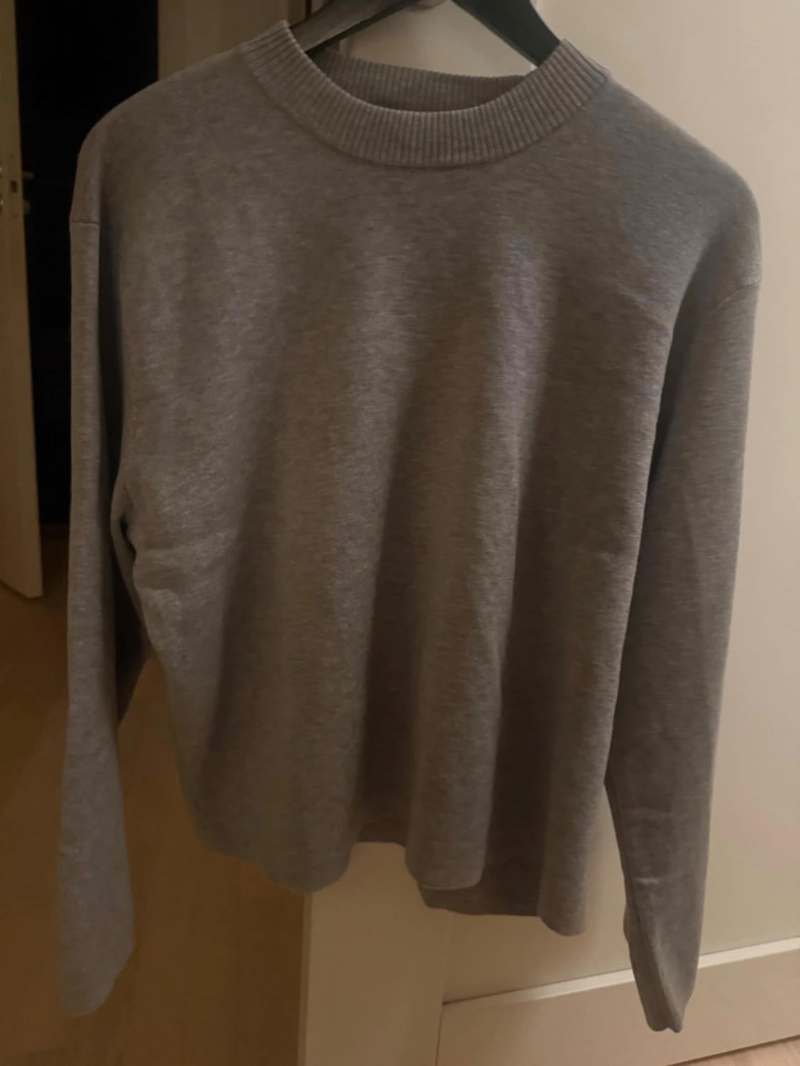 Grå basic tröja från H&M