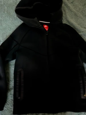 Nike tech  - Ganska bra skick 