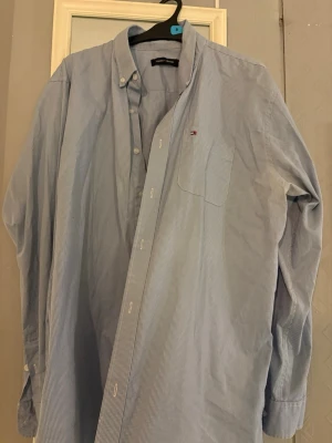  skjorta Tommy Hilfiger - Bra skick, klassisk skjorta 