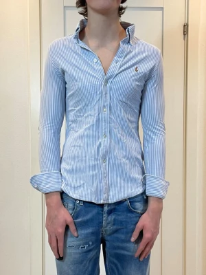 Polo Ralph Lauren skjorta  - Säljer nu denna Polo Ralph Lauren skjorta, skriv för fler bilder/frågor🙌🏼