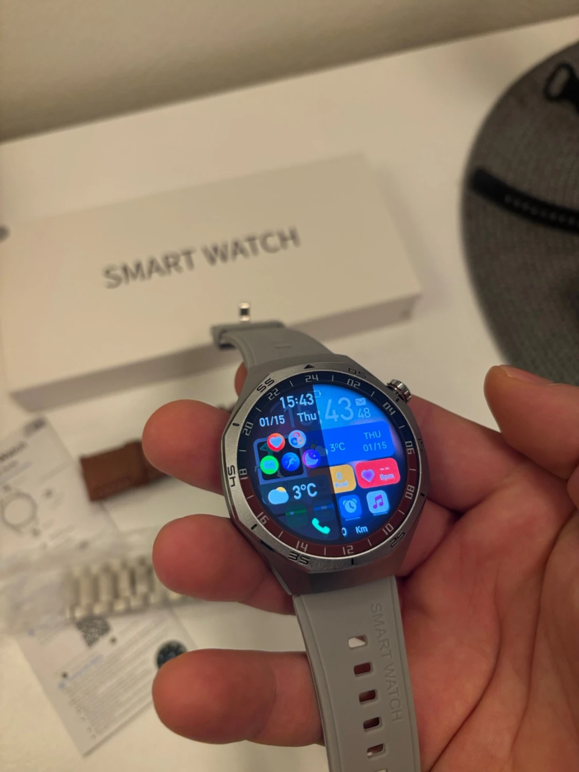 Smart Watch (rund modell, grå silikonband) - 2