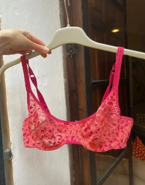Vintage DKNY bh - Superfin vintage spetsbh från DKNY. 