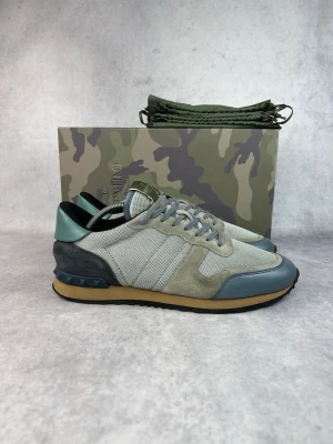 Valentino Rockrunner sneakers  - – Condition: 8/10, but a blue mark on the shoe  – What is included:  Only the sneakers  – Retail price: 8515 SEK