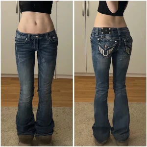 Miss Me Lowwaist Bootcut - Midjemått: 39 cm Innnerbenslängd: 85 cm 💓