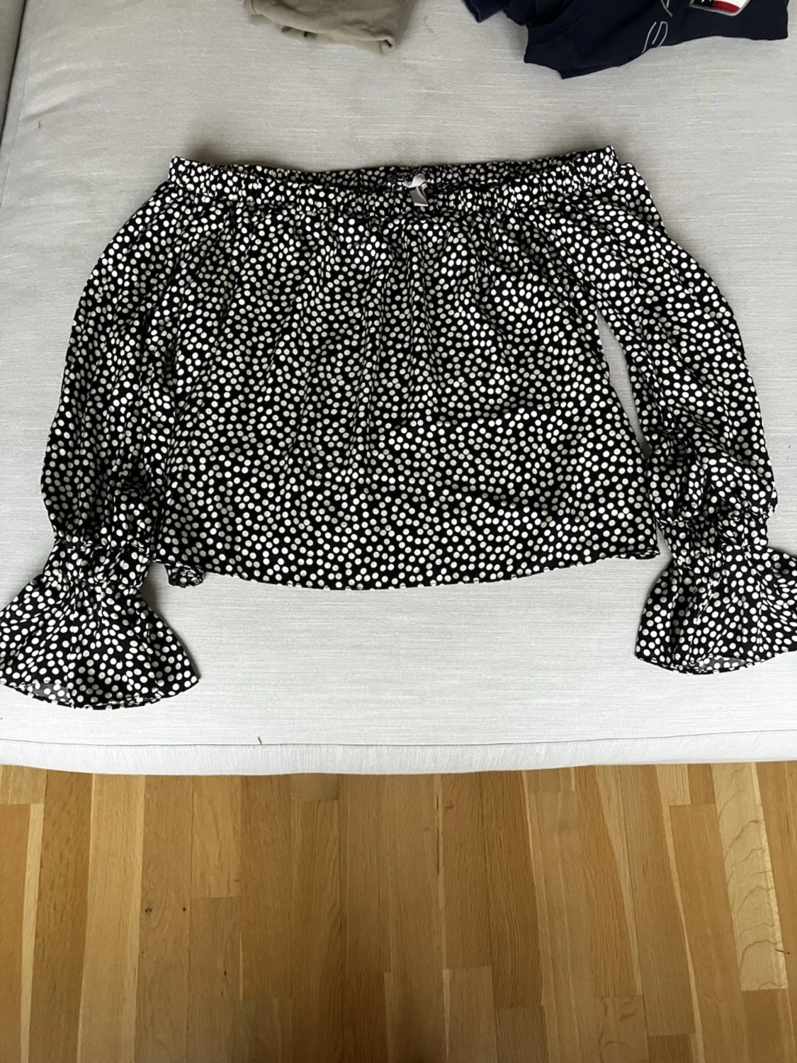 Shoulder-blus i boxig modell HM