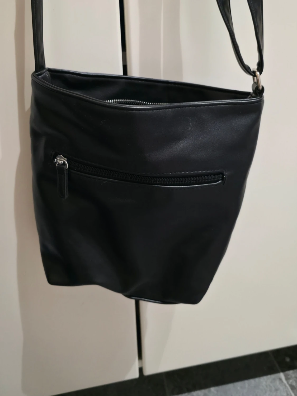 Svart axelväska från Don Donna - 4