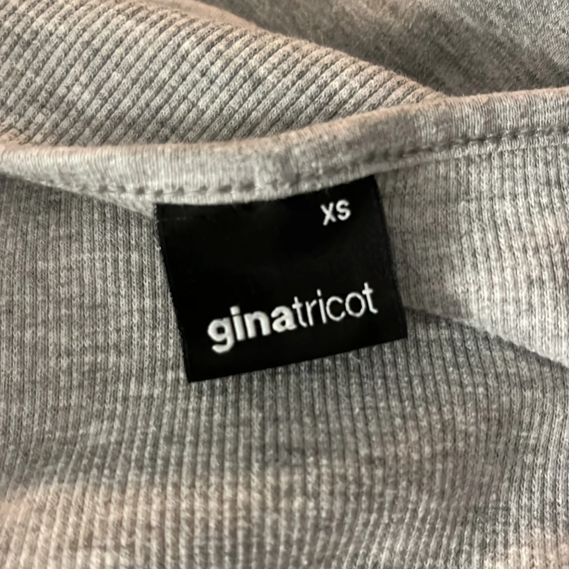 Grå ribbad långärmad tröja Gina Tricot - 2