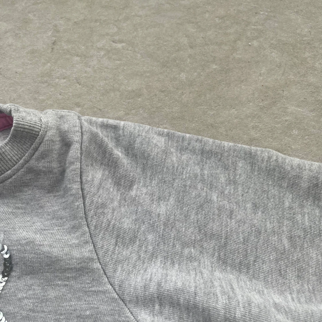 Grå tröja Sweet Heart med paljetter - 2