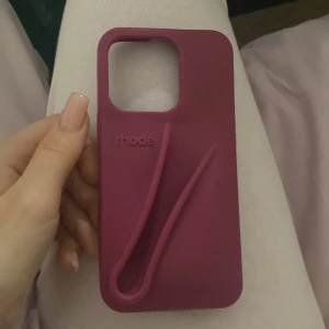 En IPhone  skal från Rhode  - Passar till IPhone 14 Pro 