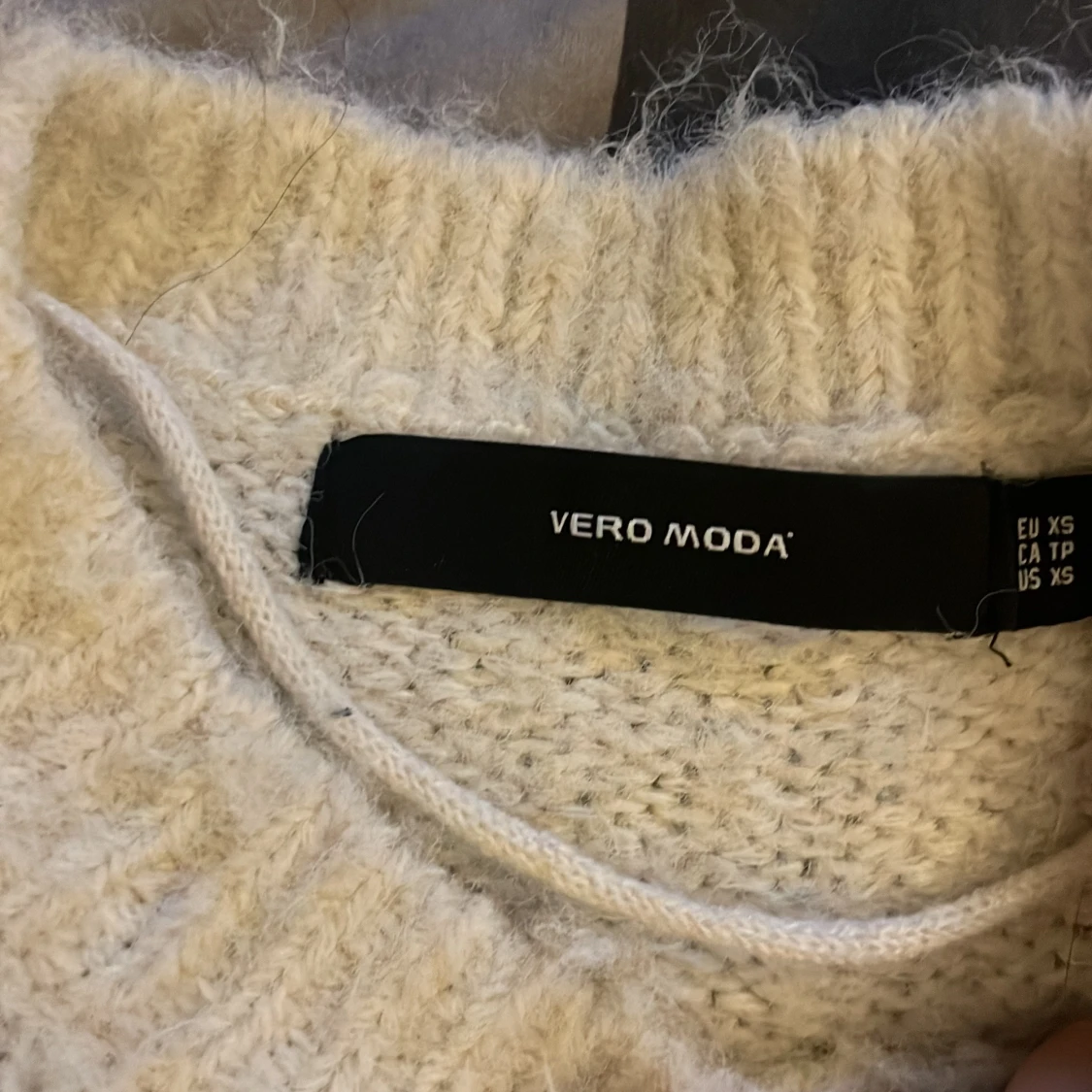 Vit stickad tröja från Vero Moda XS - 1