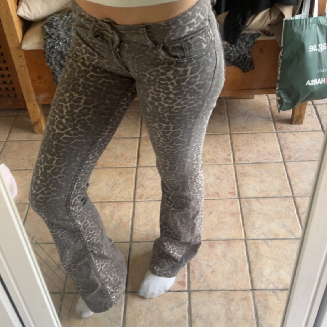 Grå leopardmönstrade bootcut jeans