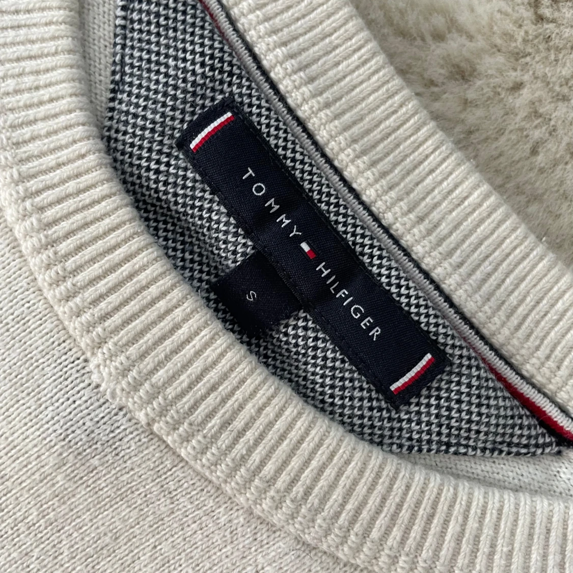 Vit stickad tröja Tommy Hilfiger  - 1