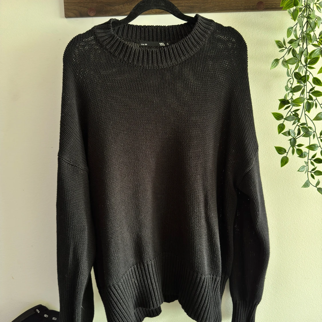 Stickad tröja svart  - 1