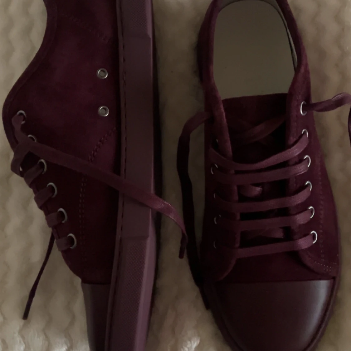 Vinröda sneakers från Lanvin - 3